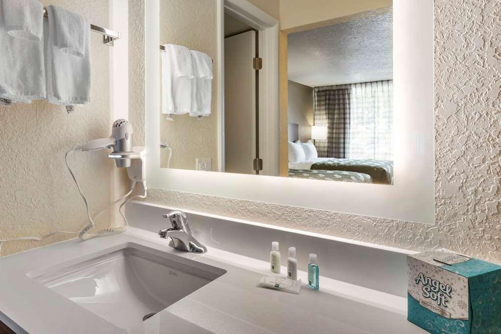 Quality Inn Saint Petersburg North-Tampa Bay Buitenkant foto