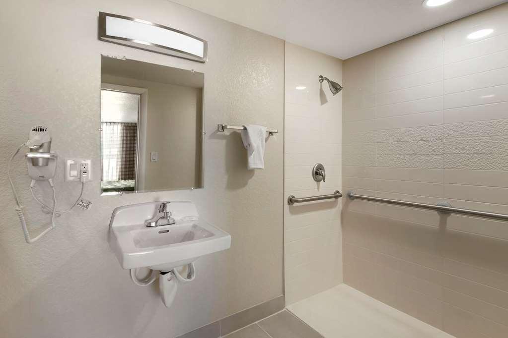 Quality Inn Saint Petersburg North-Tampa Bay Buitenkant foto