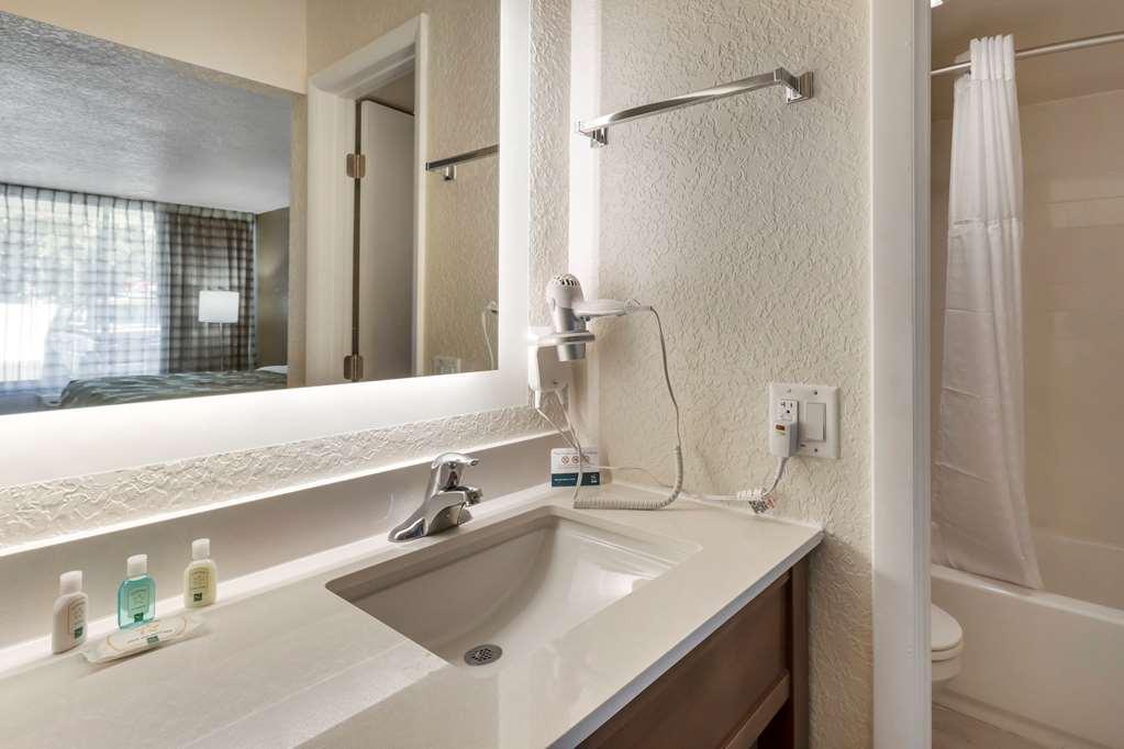 Quality Inn Saint Petersburg North-Tampa Bay Buitenkant foto